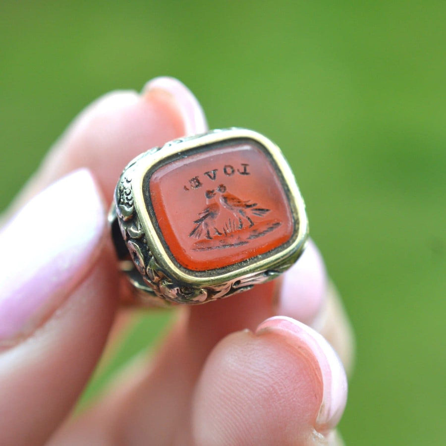 Georgian Gold Cased Seal with Carnelian Intaglio of Two Dove Birds and Love