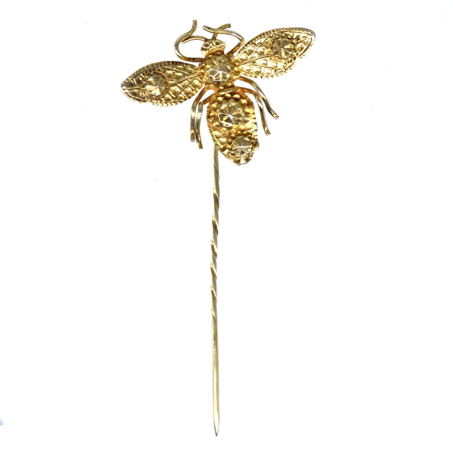 Early 19th Century Regency gold bee tie pin with fine craftsmanship and modern design for silk ties or lapels.